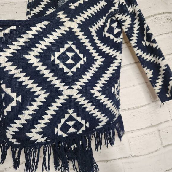 Francesca's Collection Womens Navy & White Aztec Fringe Poncho Cardigan M/L - Picture 5 of 14